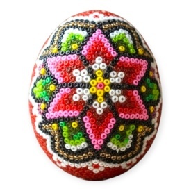 Ou din lemn cu margele, lucrat manual, 7 cm,decor traditional si autentic - Img 1