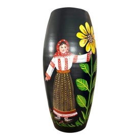 Vază ceramică pictată manual 30 cm – țărancă în haine tradiționale cu floarea-soarelui, Marginea - Img 2