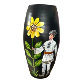 Vază ceramică pictată manual 30 cm – bărbat în haine tradiționale cu floarea-soarelui, Marginea - Img 2