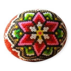 Ou din lemn cu margele, lucrat manual, 7 cm,decor traditional si autentic - Img 3